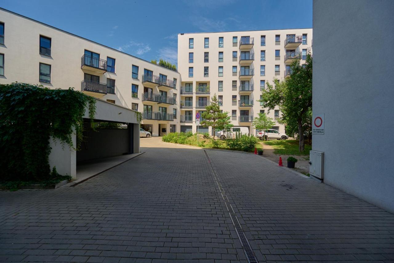 City Center Mirrors Apartment With Parking By Noclegi Renters - Wroclaw — Zdjęcia 3