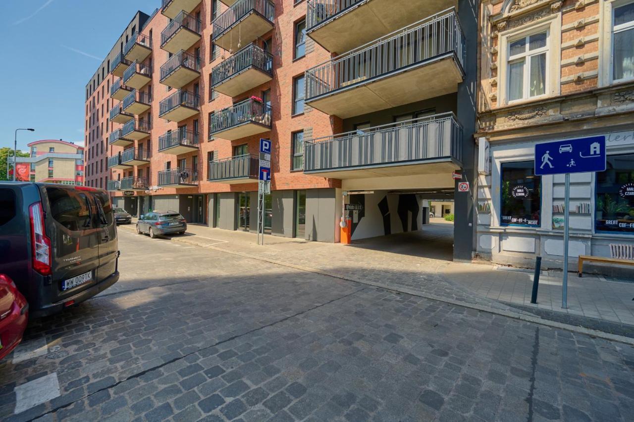 City Center Mirrors Apartment With Parking By Noclegi Renters - Wroclaw — Zdjęcia 1