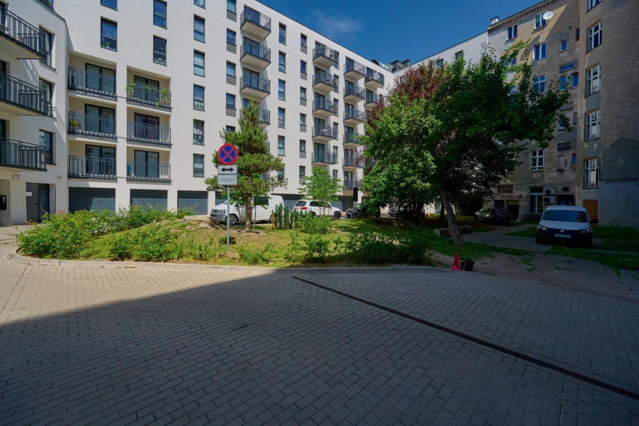 City Center Mirrors Apartment With Parking By Noclegi Renters - Wroclaw — Zdjęcia 2